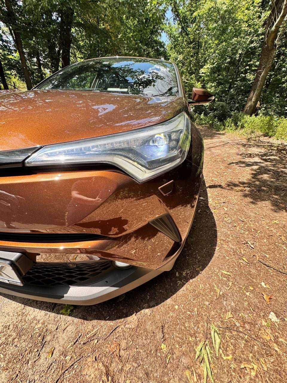 Toyota C-HR гібрид 2018