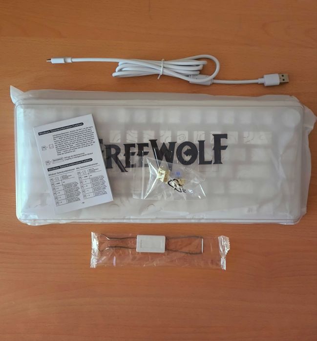 Teclado Gamer FreeWolf F75