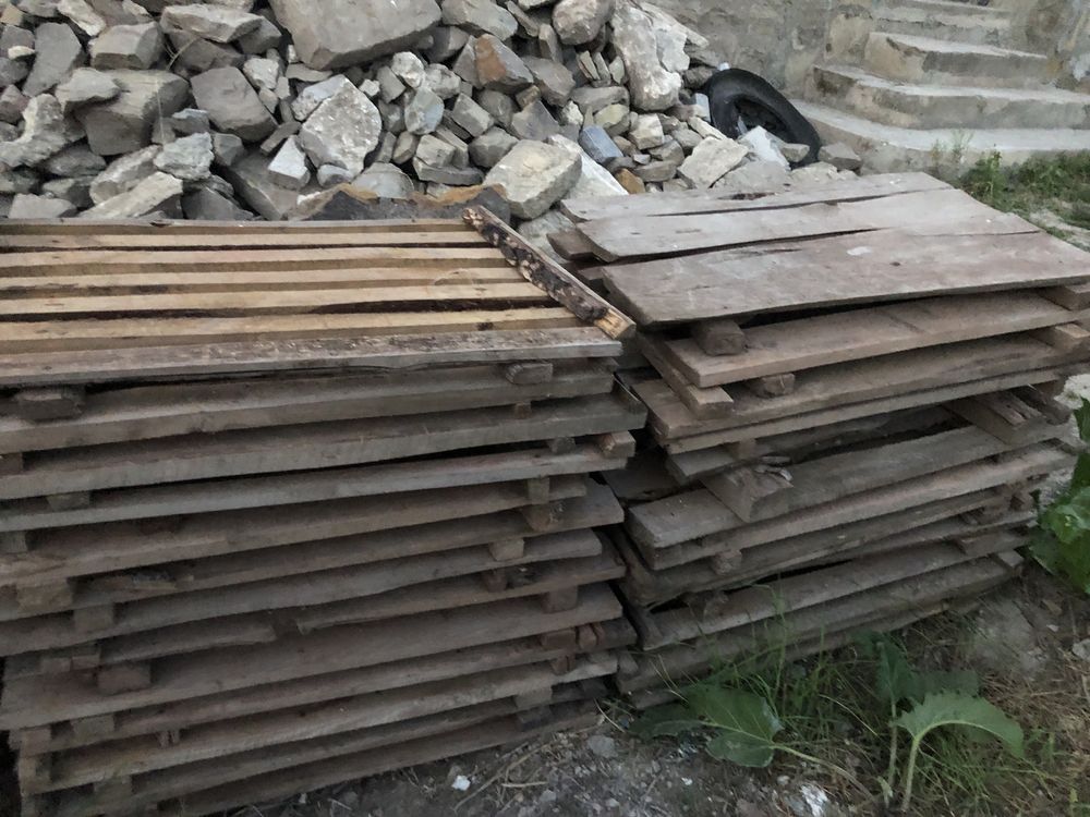 Продам піддони які залишилися після будівництва.
