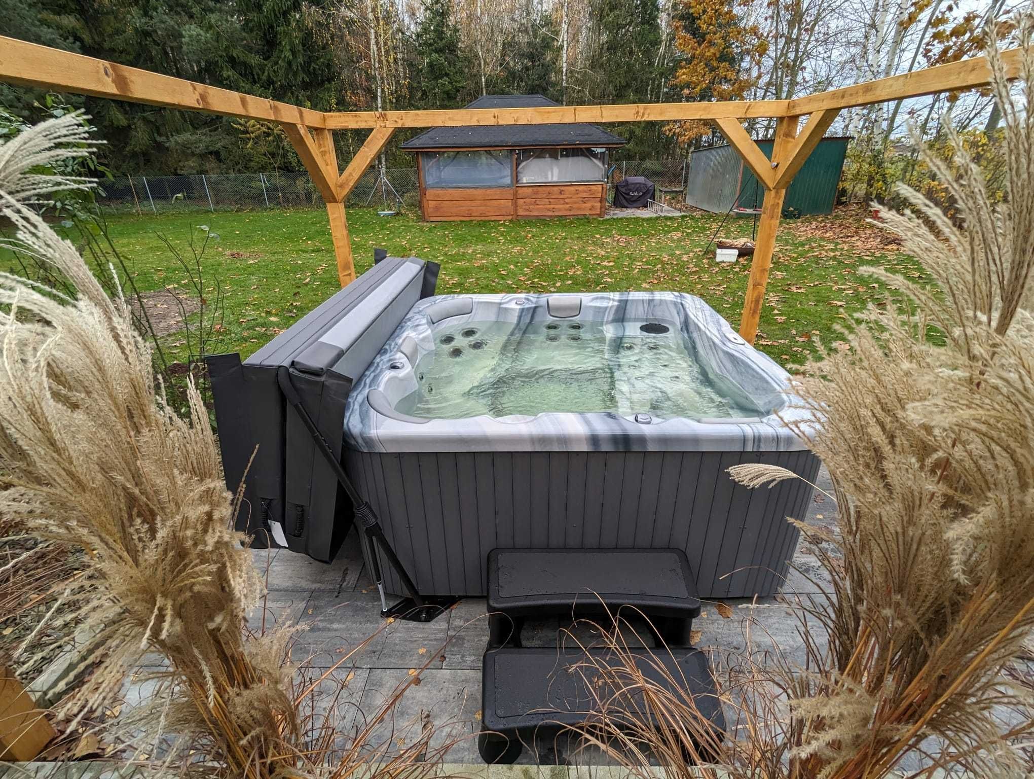 Wanna Jacuzzi Viskan LARKO- Luksusowy hydromasaż dla 6 osób, 26 dysz