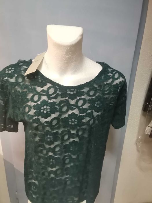 Seksowna  nowa bluzka z zielonej koronki