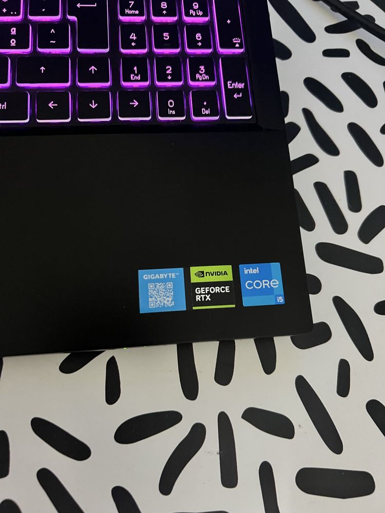 Portátil GIGABYTE G5 RTX4060
