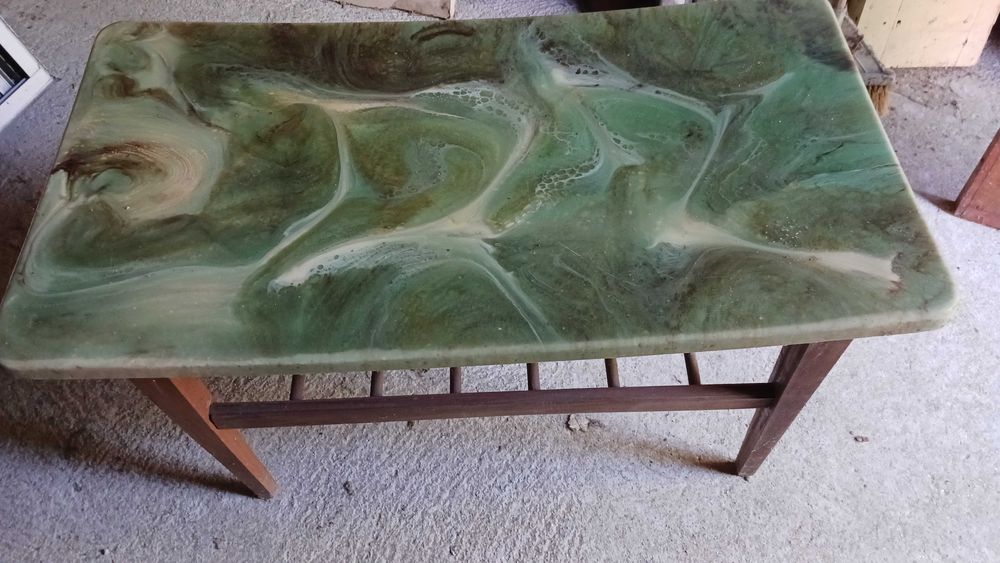 Mesa vintage - tampo resina
