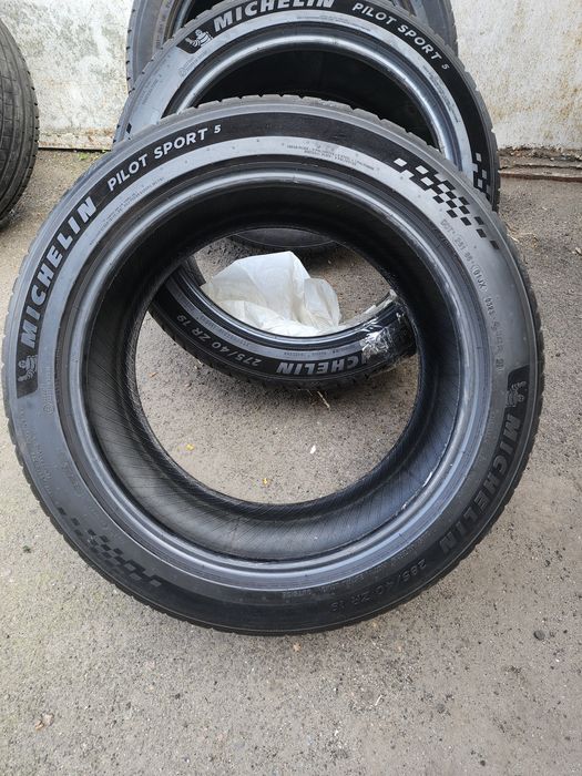 Michelin 285/40 r19  пара