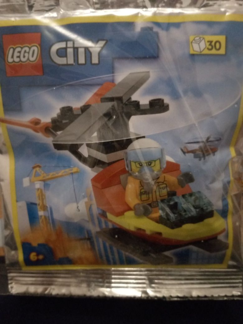 LEGO City - 6 figurek i 5 pojazdów