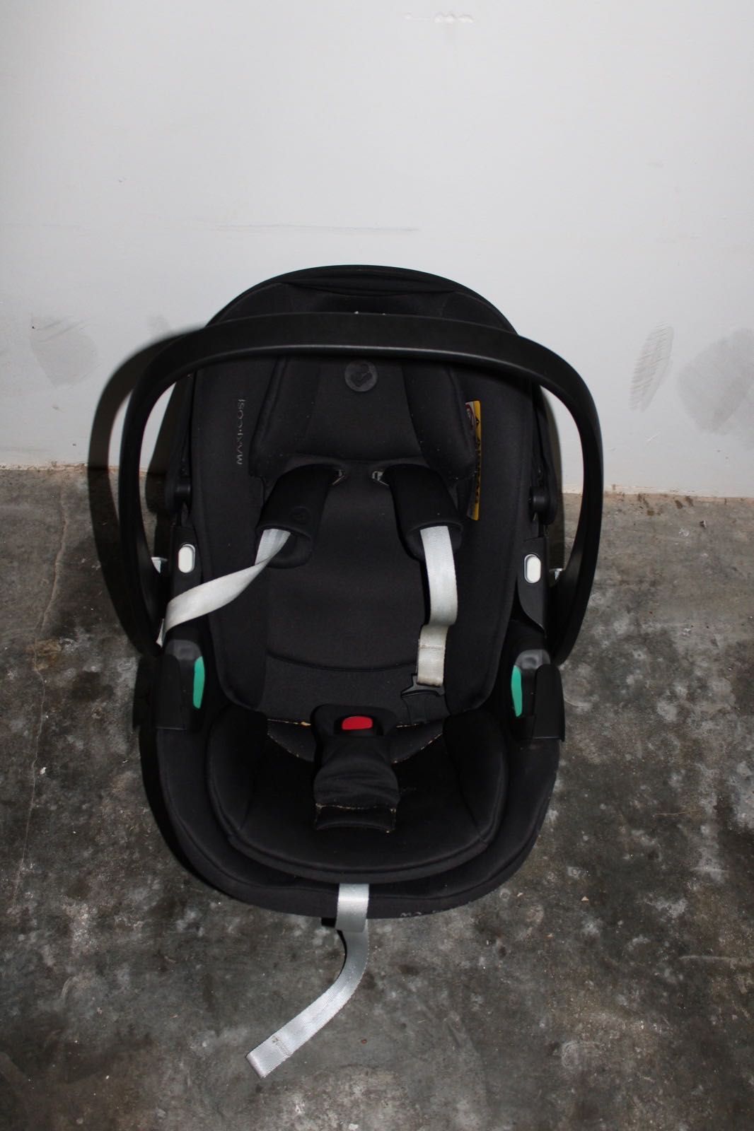 Ovo marca MAXI COSI + redutor + adaptadores ao carro passeio