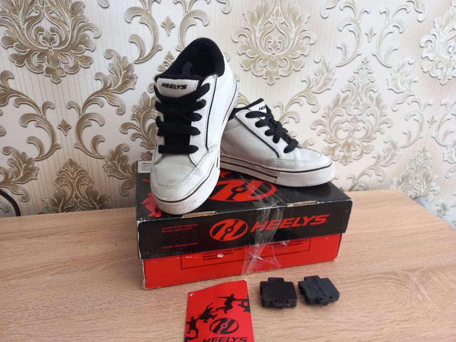 Хилисы HEELYS кроссовки-роликовые р-р33, см20