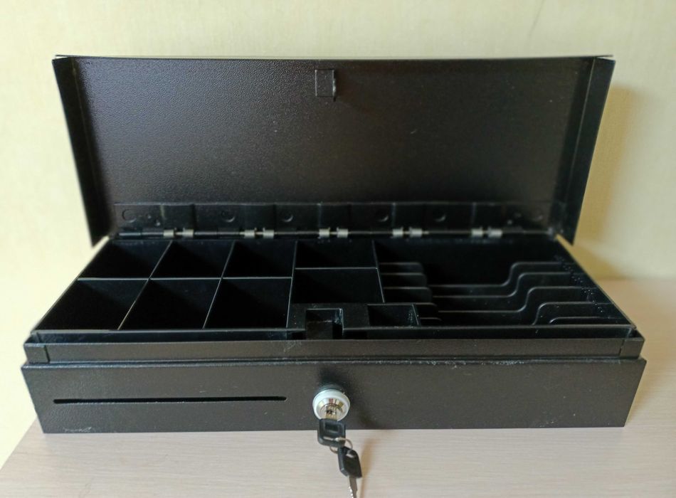 Ящики - сейфы для денег ( кассовые , денежные ). Грошові скрині.