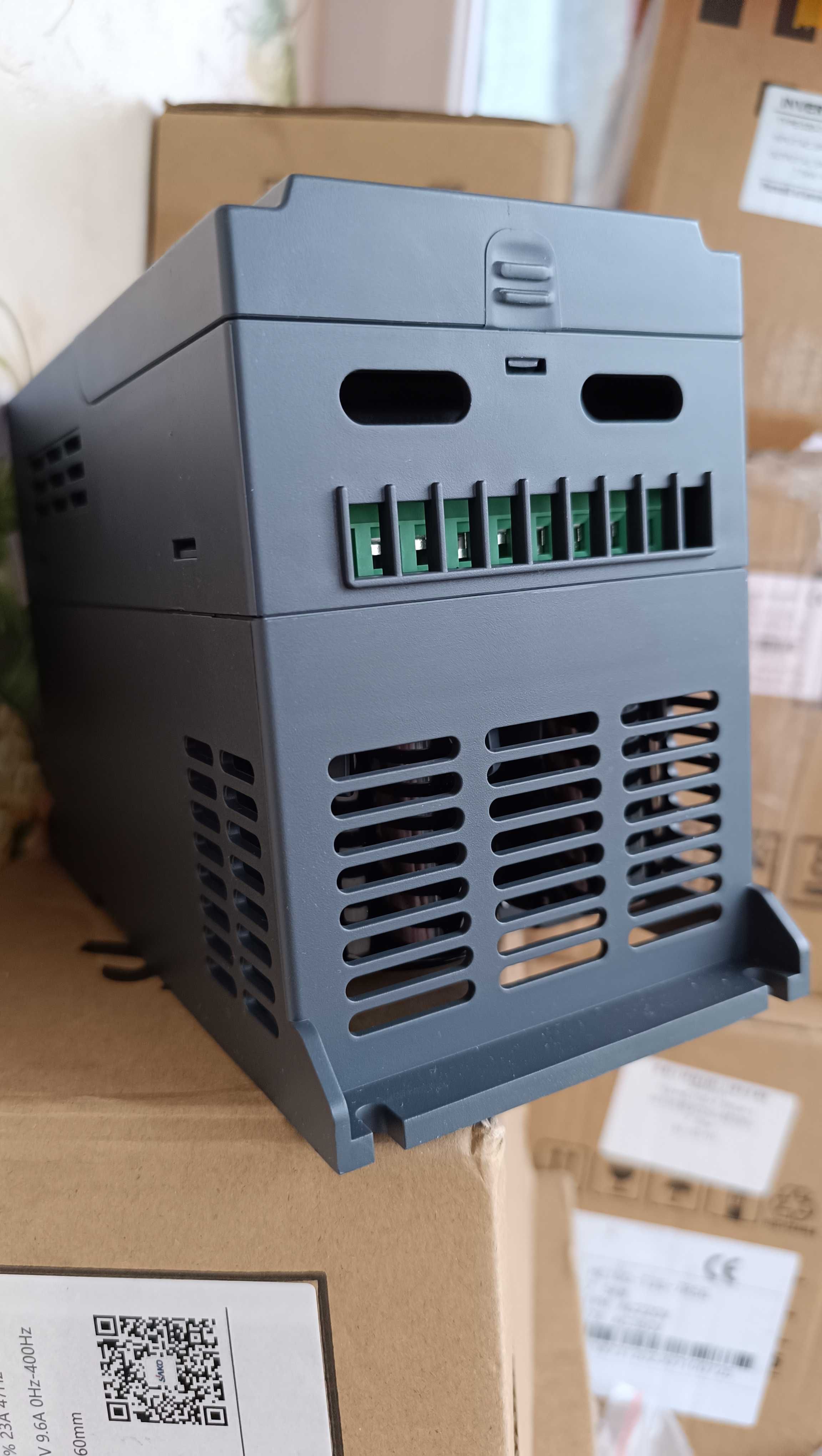 Частотный преобразователь 4 кВт 3/220В suswe 320 s3