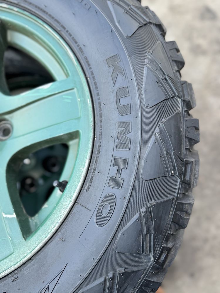 KUMHO road venture LT 265/70 R17