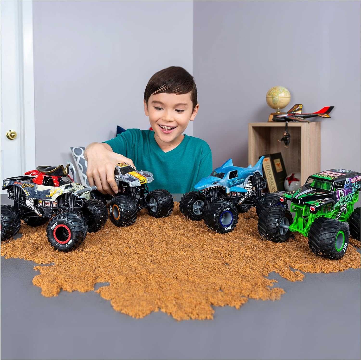 Великий Monster Jam Bakugan Dragonoid Monster Truck Монстер трак Джип