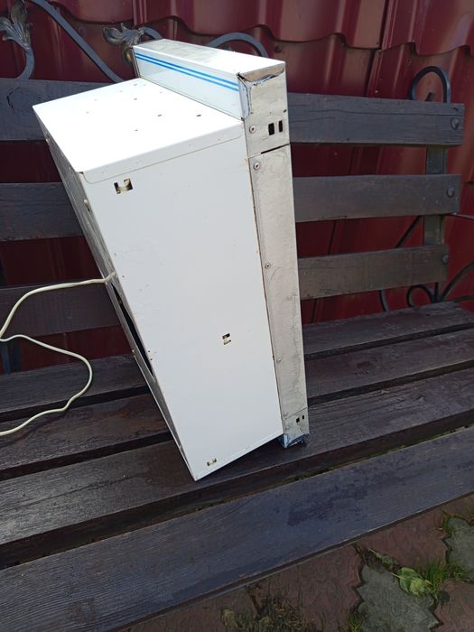 Продам кухонну витяжку Янтар