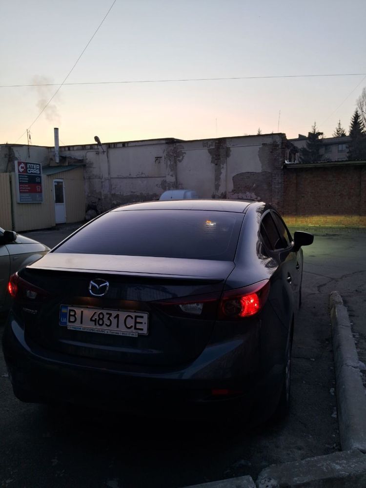 Продам мазда 3 офіційна 2016 рік