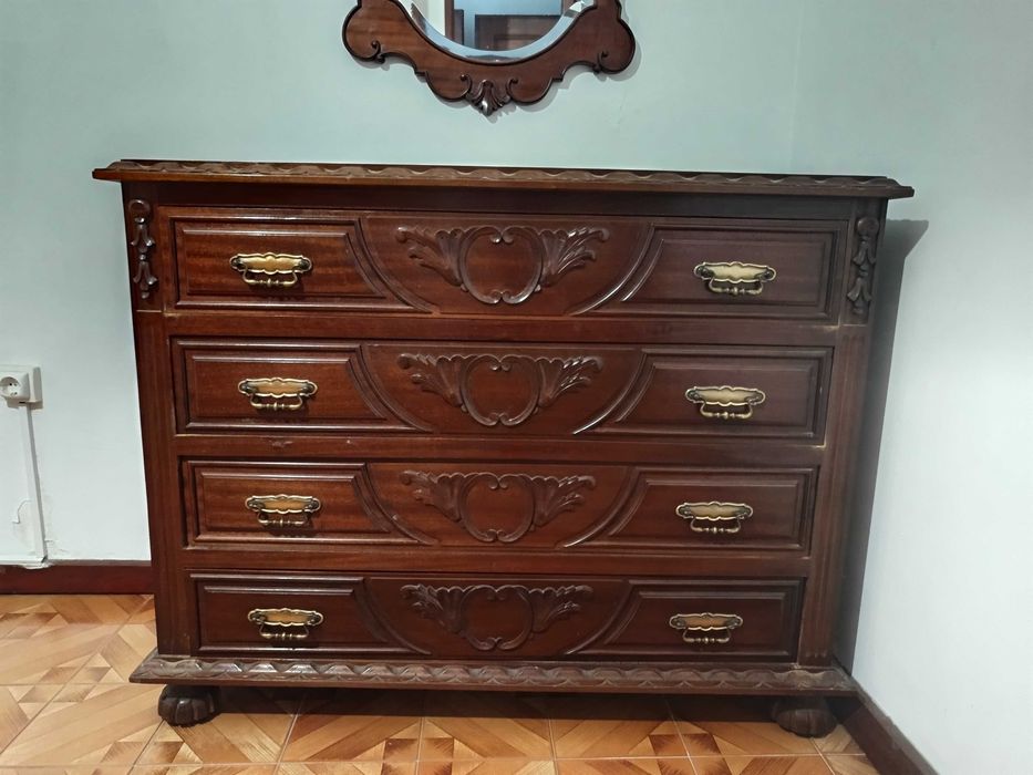 Conjunto de quarto antigo
