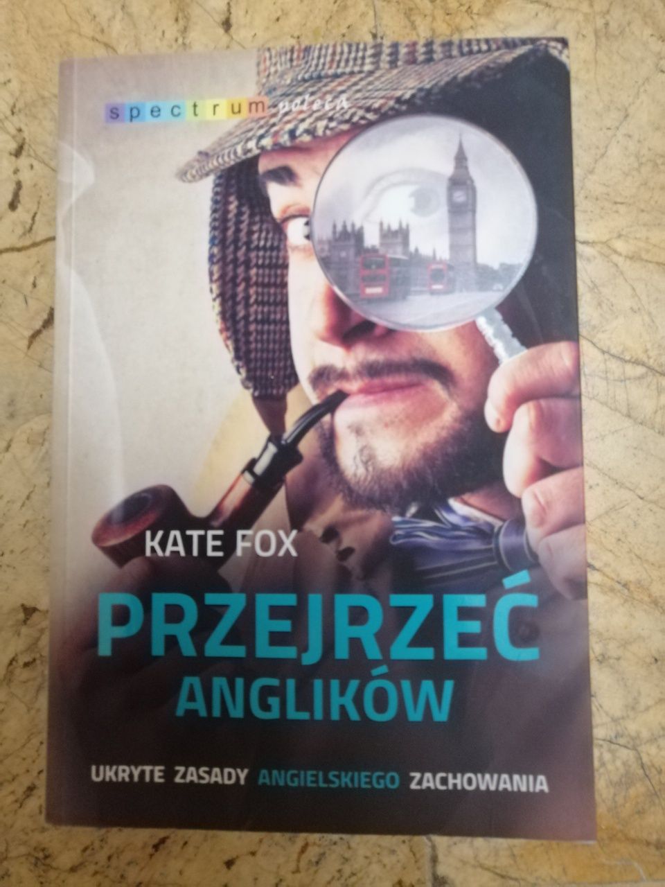 "Przejrzeć Anglików" Kate Fox ,ponad 600 str