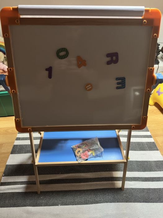 Cavalete infantil de giz e magnetico