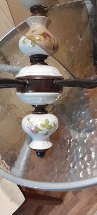 Żyrandol z porcelaną