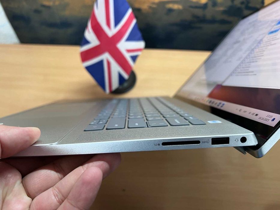 Dell Inspiron 16 5625 16" WVA FHD+Ryzen 7 5825U 16/512Gb Сенсорний