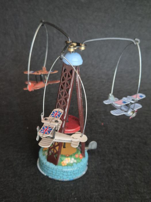 Merry-go-round com aviões II GGuerra