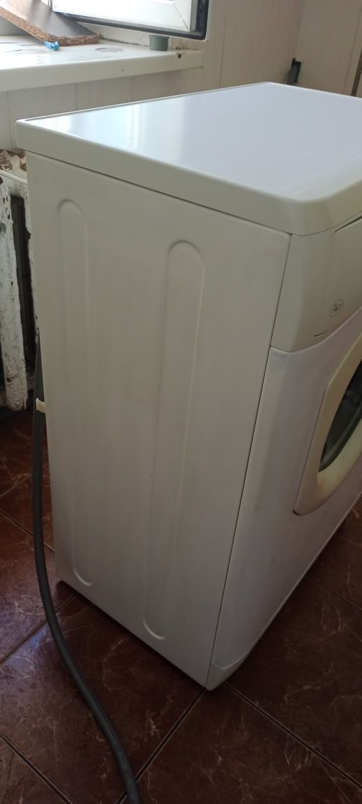 Продам пральну машину Арістон