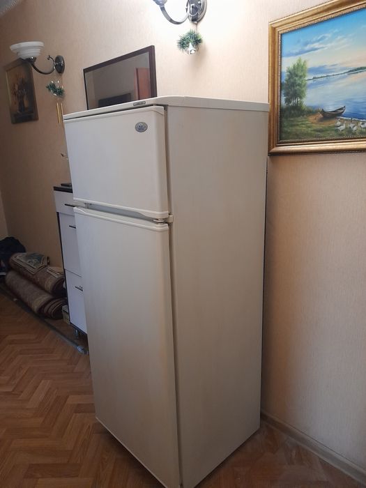 Продаю холодильник