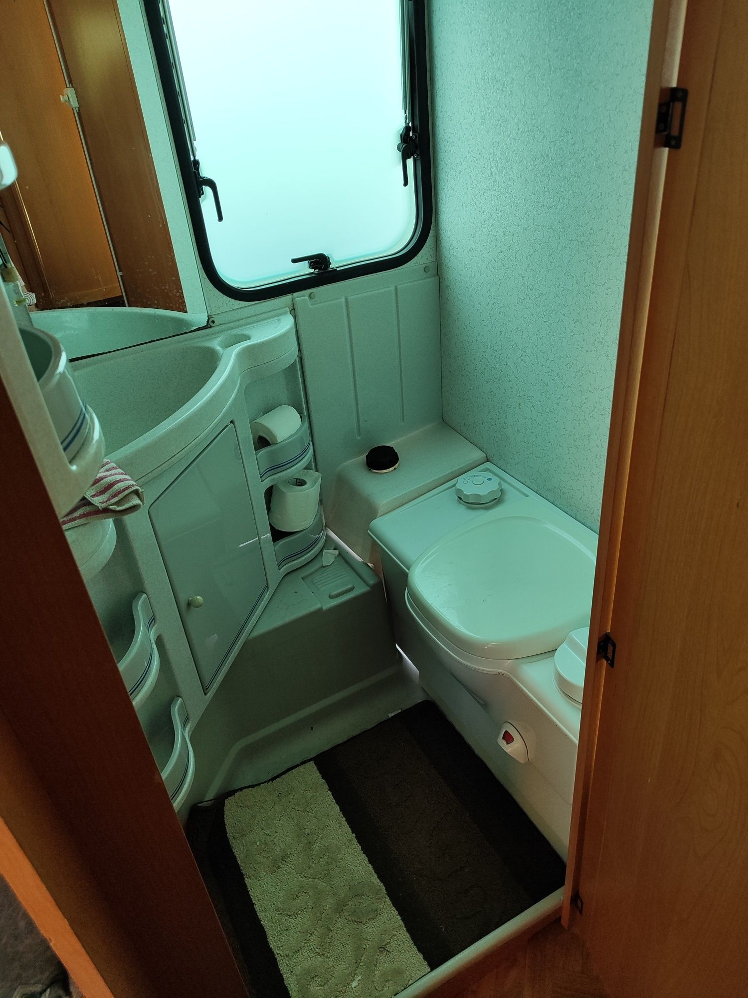 Sprzedam przyczepę Adria 432 DMC 1000 kg  1999