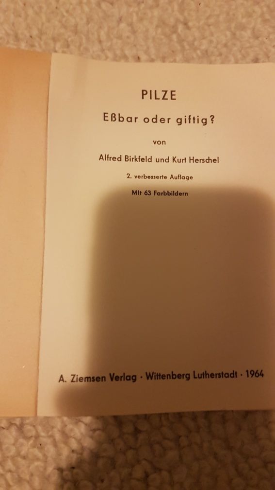 Książka  grzyby prawdziwe i trujące w jezyku niemieckim