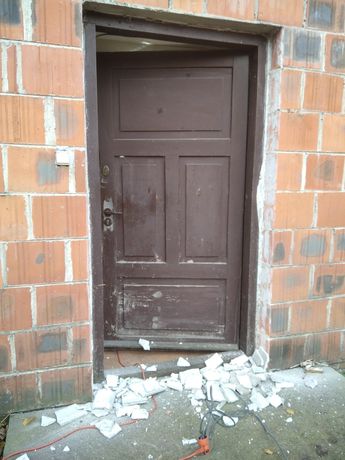 Drzwi na budowe z oscieznica