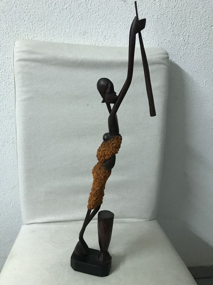Figuras em madeira (africana)