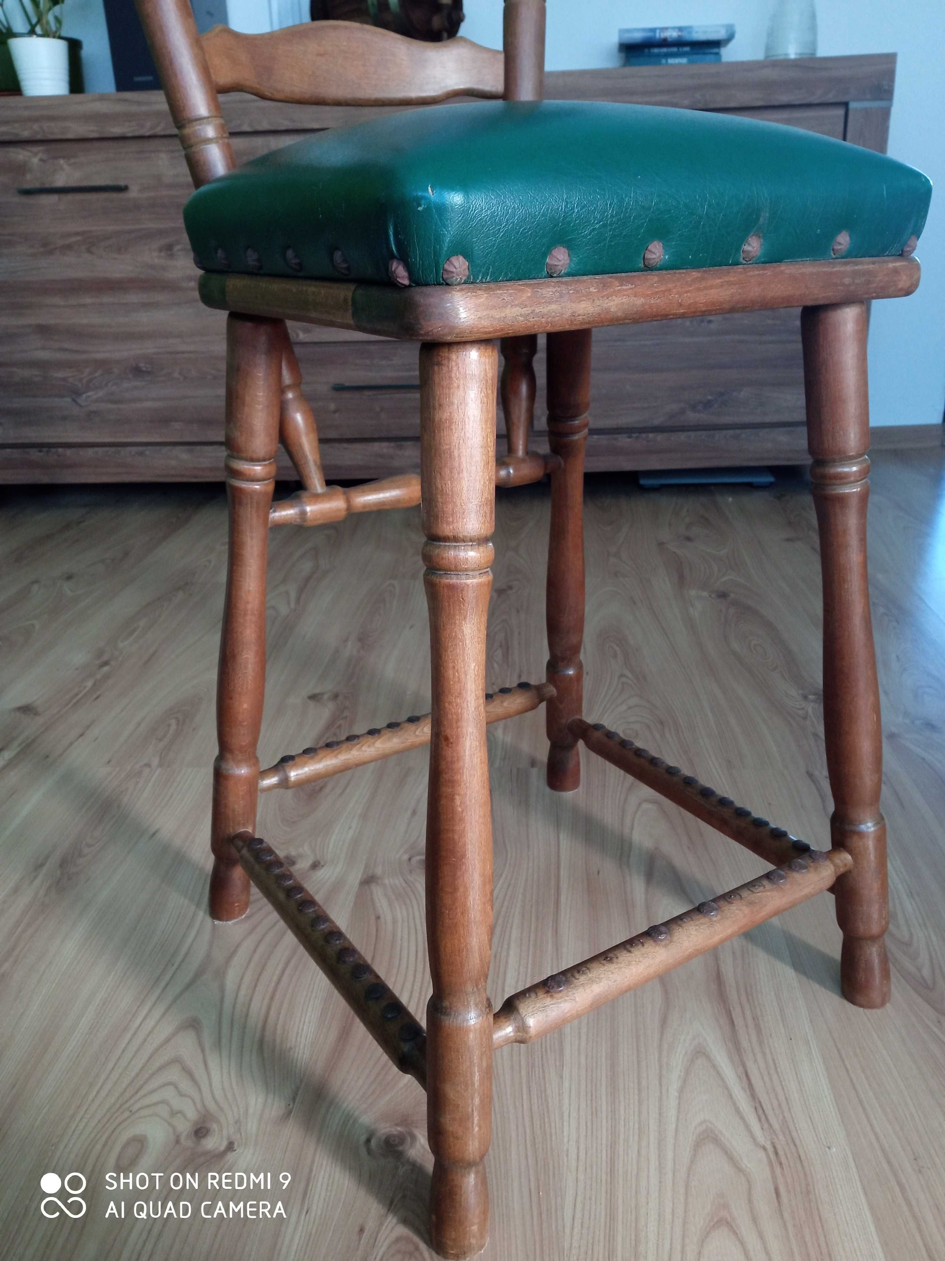 Komplet stylowe, drewniane krzesła, hokery, zielone, skórzane obicie