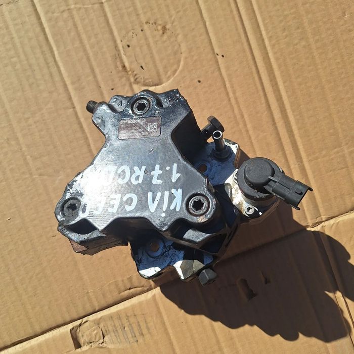 POMPA WTRYSKOWA KIA CEED HYUNDAI 1.7 2.0 CRDI 0445010121 33100-27400