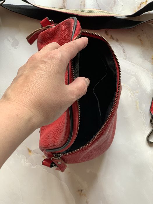 Кожаная красная бананка