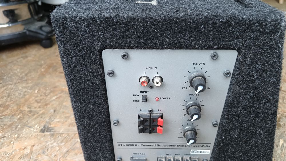 Subwoofer aktywny