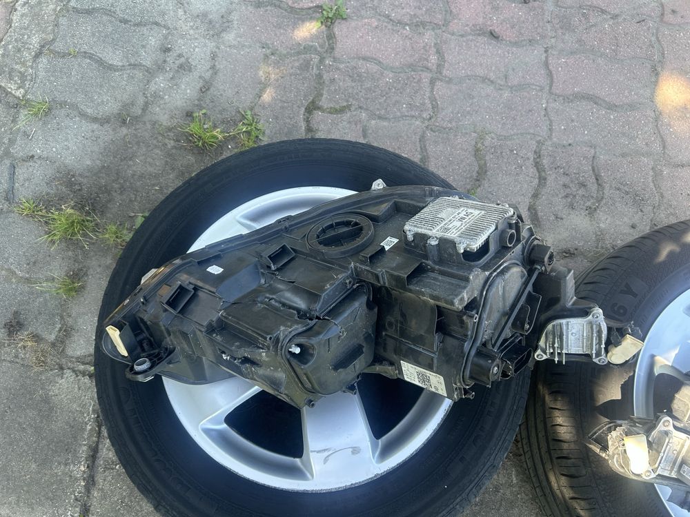 Lampy przednie full led golf 8