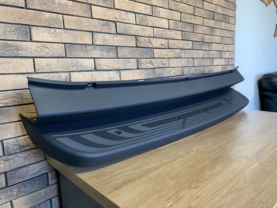 Задній бампер ступенька Mercedes Sprinter 907