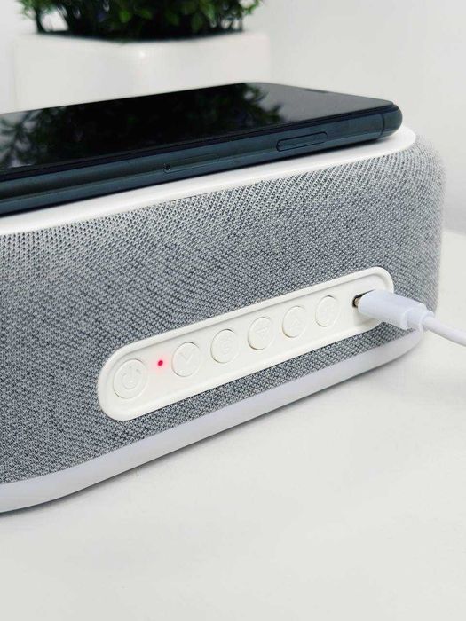 Бездротова зарядка для iPhone 4 в 1 YZ-6 чорна біла