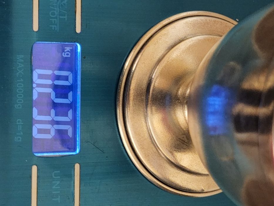 Продам  серебряный  кувшин, конфетницы, рюмки, и другие изделия