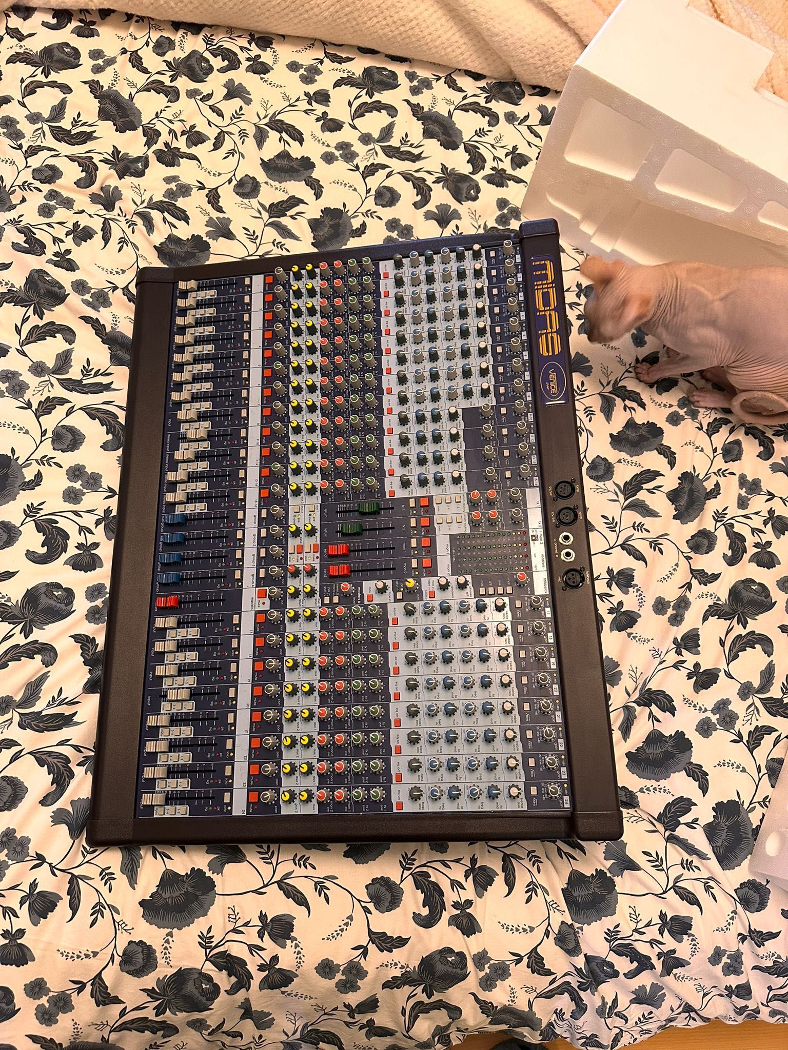 Mixer midas venice 240 NOVO NA CAIXA ORIGINAL som made in europe