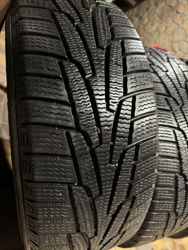 Зимняя резина 215/55R17 Kumho