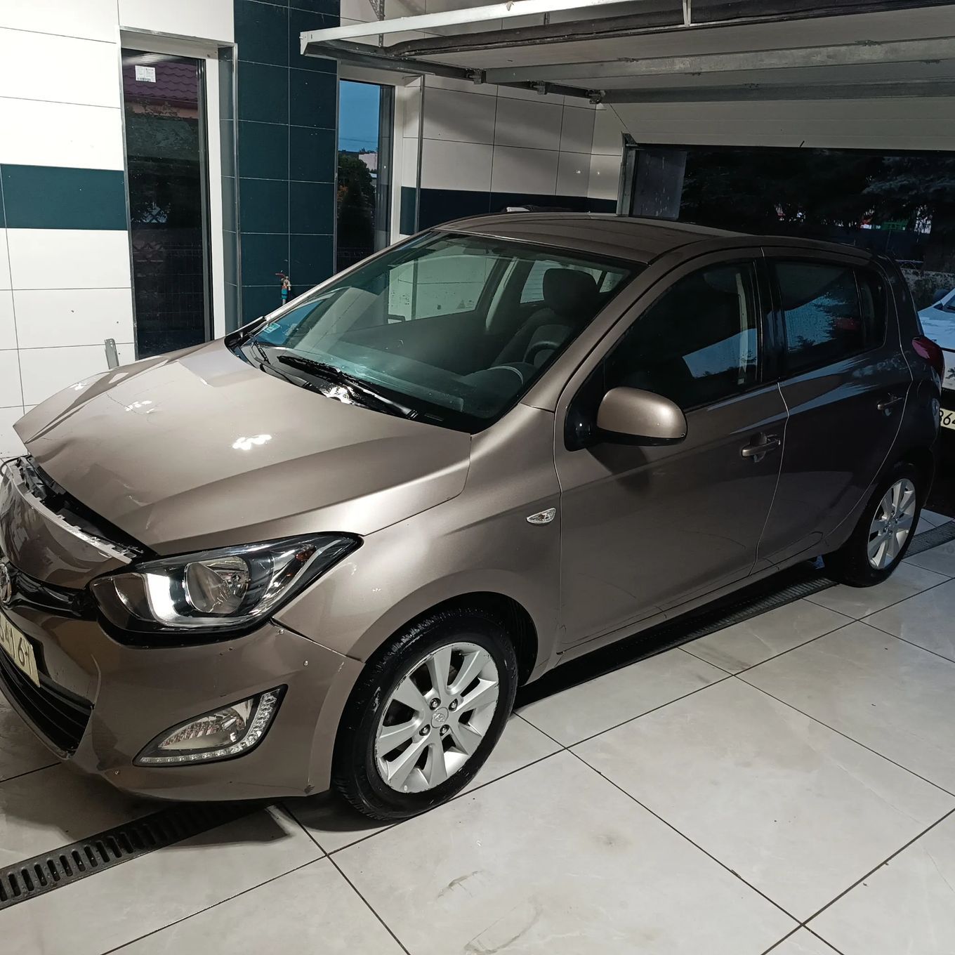 Hyundai i20 automat lift 2013 LPG klima alu uszkodzony zarejestrowany