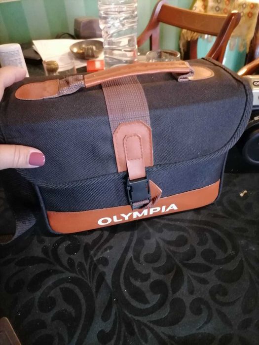 Máquina de fotografar analogica com flash vintage antiga, Olympia