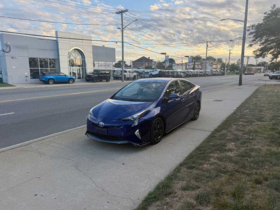Toyota Prius Four Touring      2018