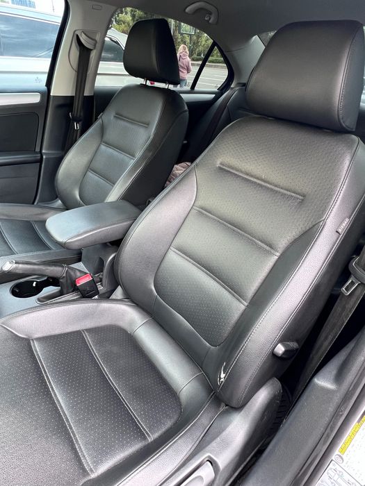 Авто Volkswagen Jetta 2013