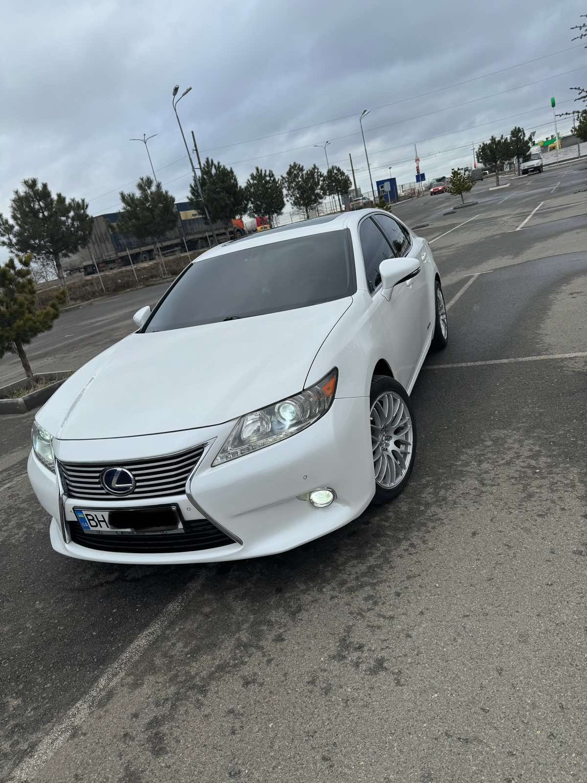 Продам автомобиль Lexus