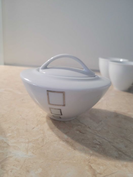 Serwis obiadowo-kawowy dla 12 osób z porcelany