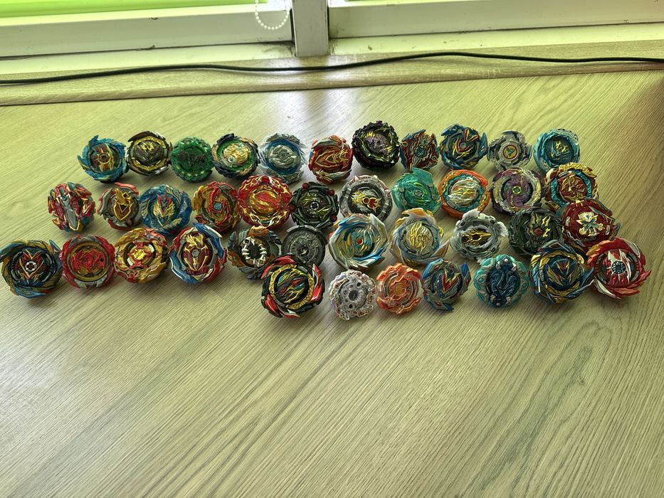 Takara tomy бейблейди