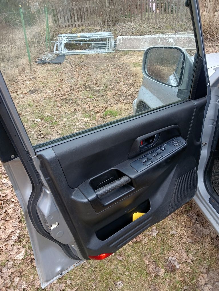 Sprzedam pajero pinin 1.8 mpi 2004