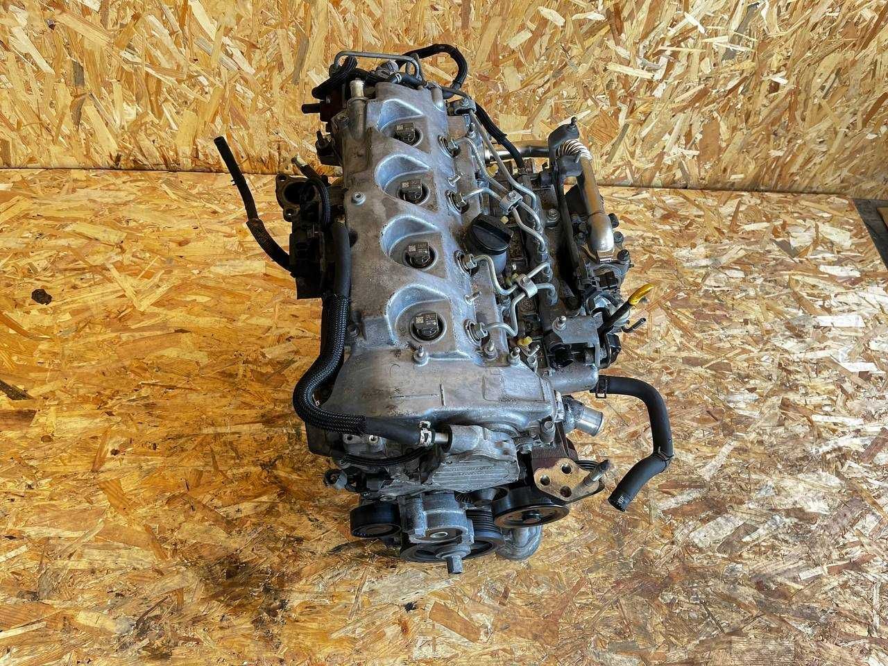 Двигун мотор двигатель 2.2 D-4D D4D 2ADFTV Toyota Rav4 3 Avensis Рав4