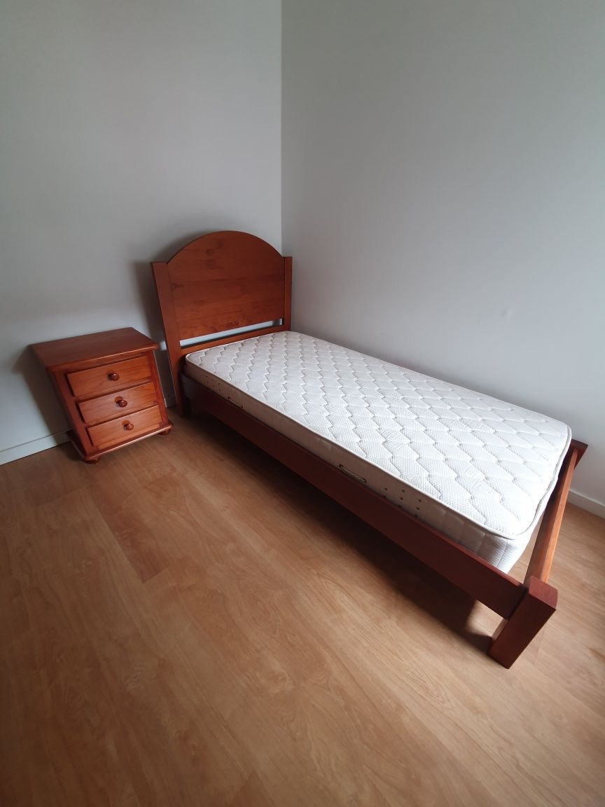 Cama de solteiro completa