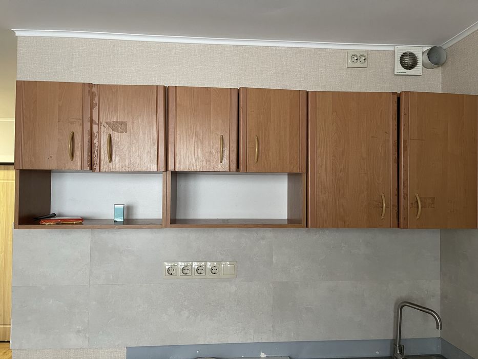 Продам кухонные шкавчики и тумбу